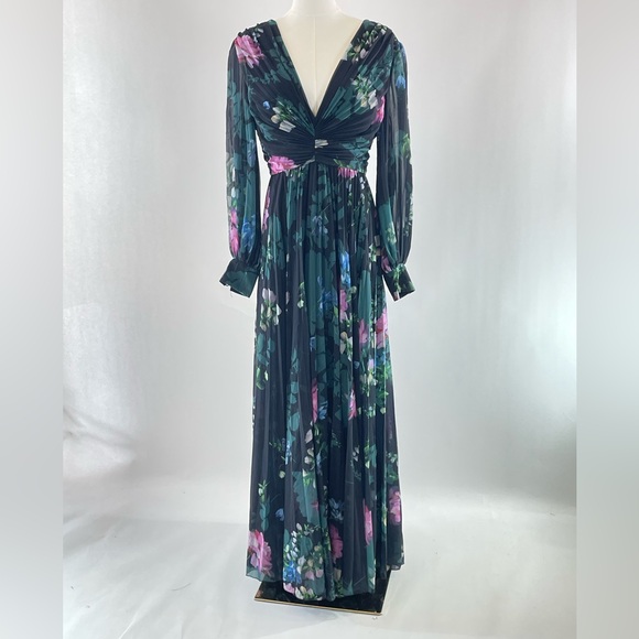 Badgley Mischka Pleated Gown, 8 - Picture 5 of 16